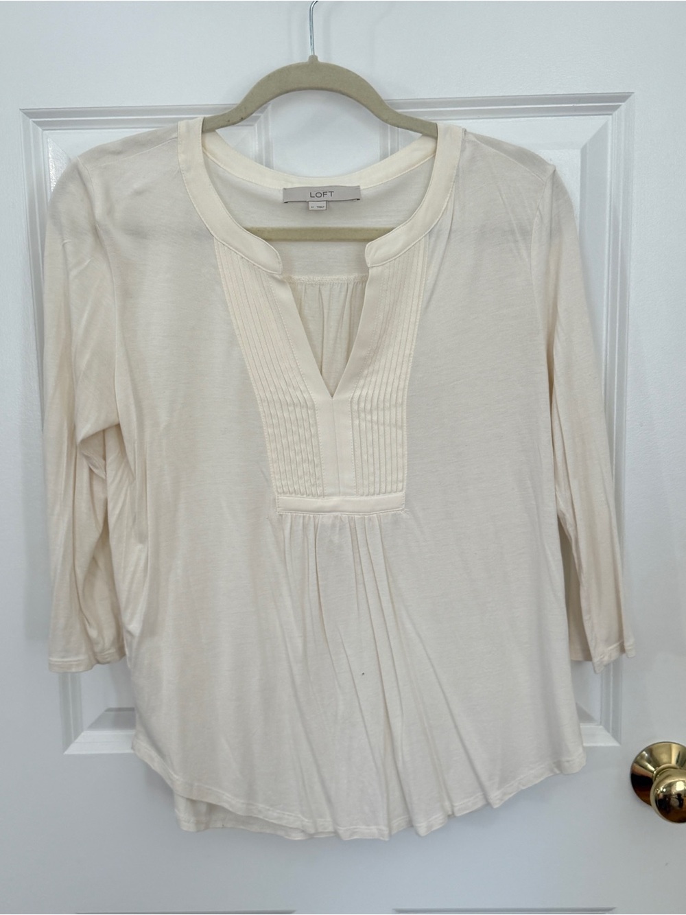LOFT Ivory Pintuck Split Neck 3/4 Sleeve Blouse Size M